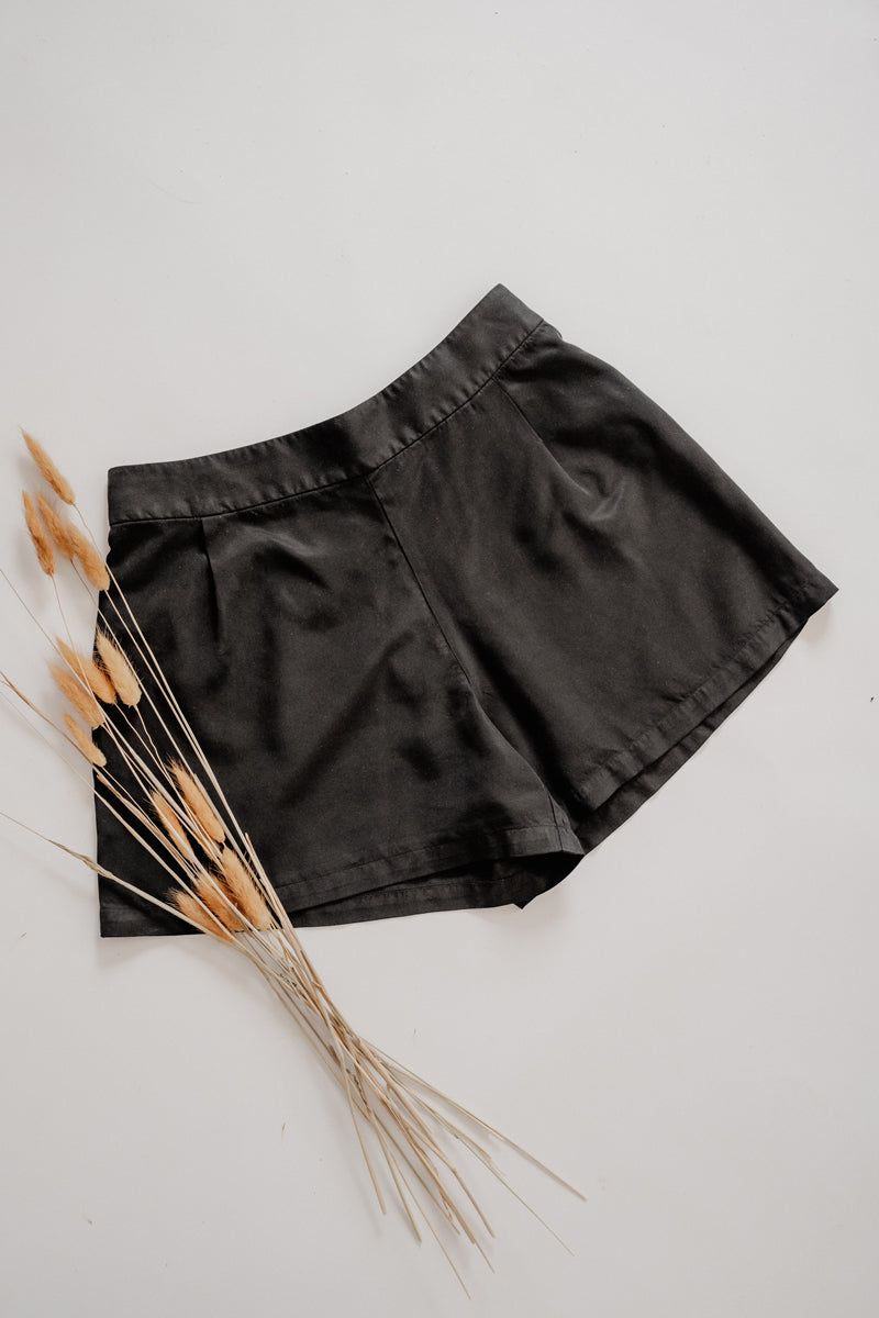 Shorts LIA aus Tencel - Schwarz