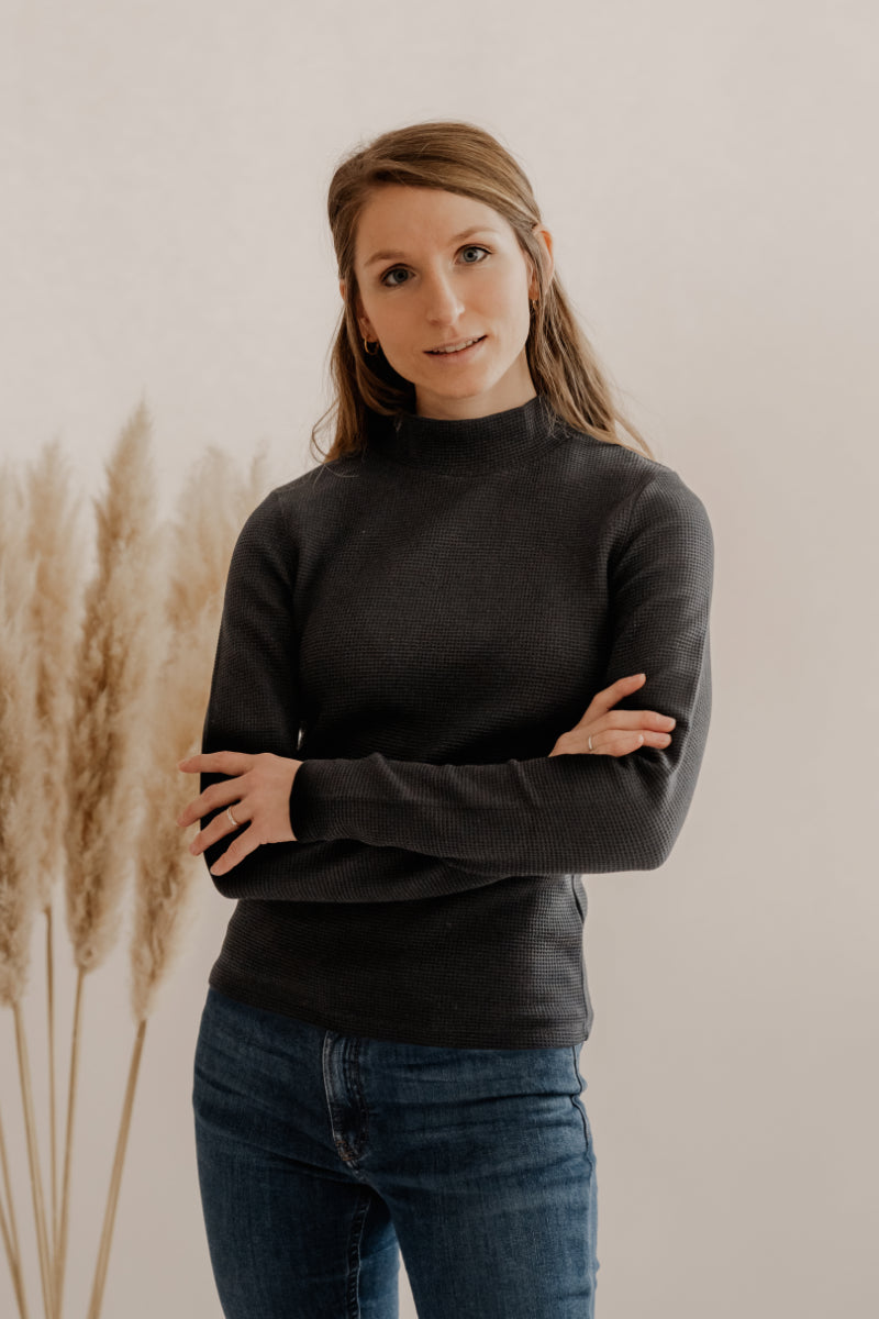 Stehkragen Longsleeve CLARA aus Bio-Baumwolle - Schwarz