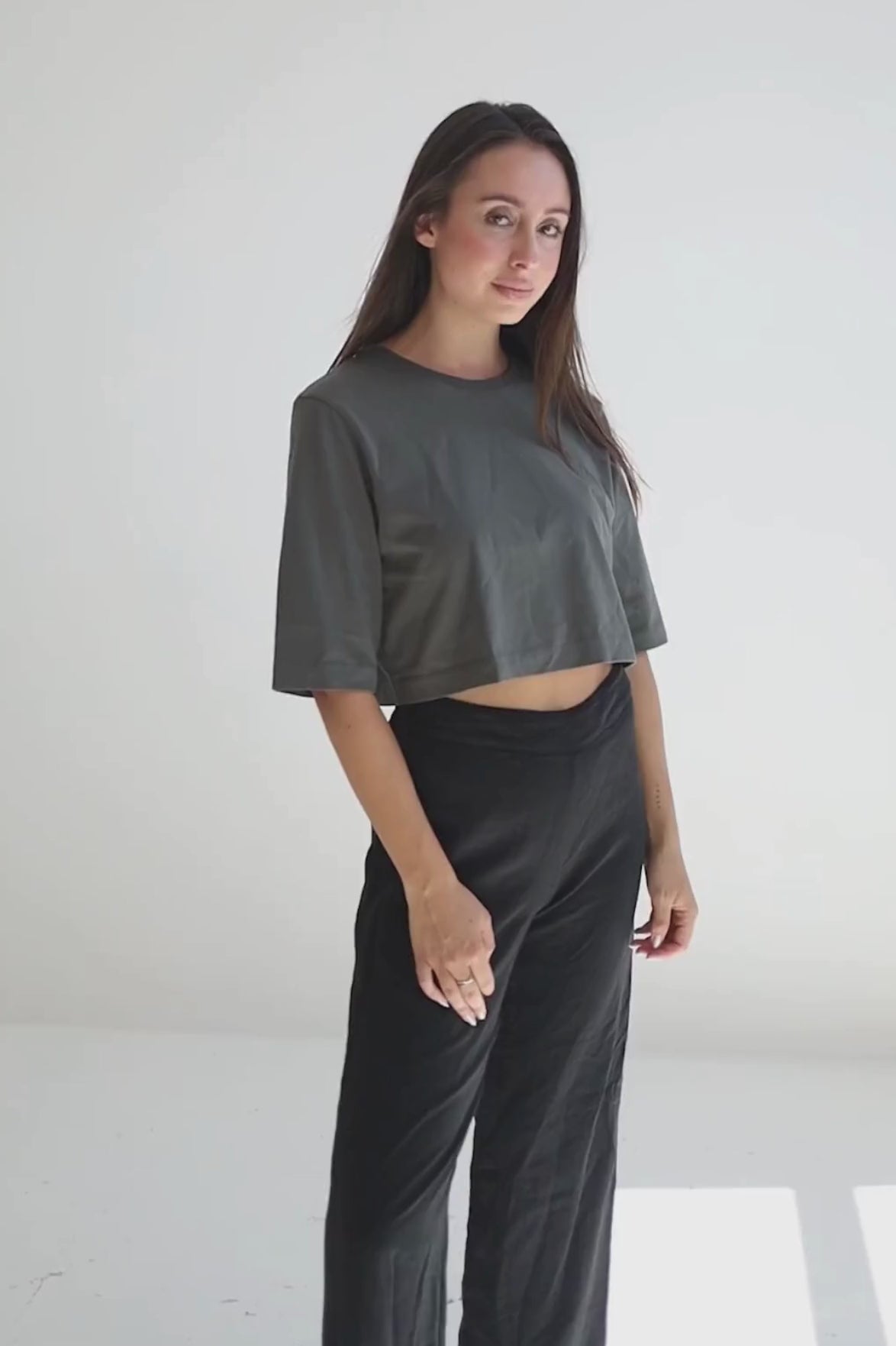 Crop-Top ELISA aus Bio-Baumwolle - Olive